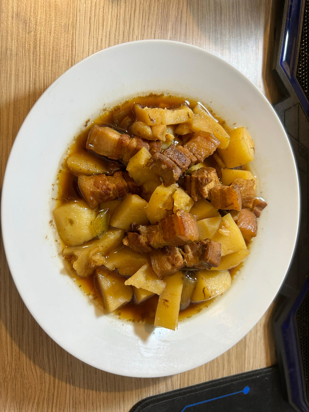 红烧肉炖土豆（丝毫不腻）