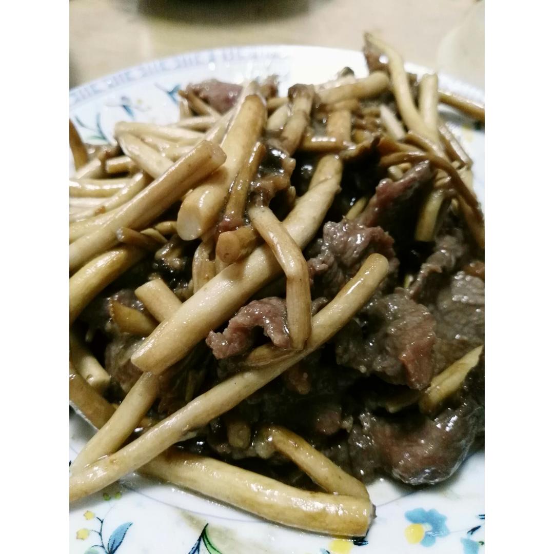 牛肉丝炒茶树菇
