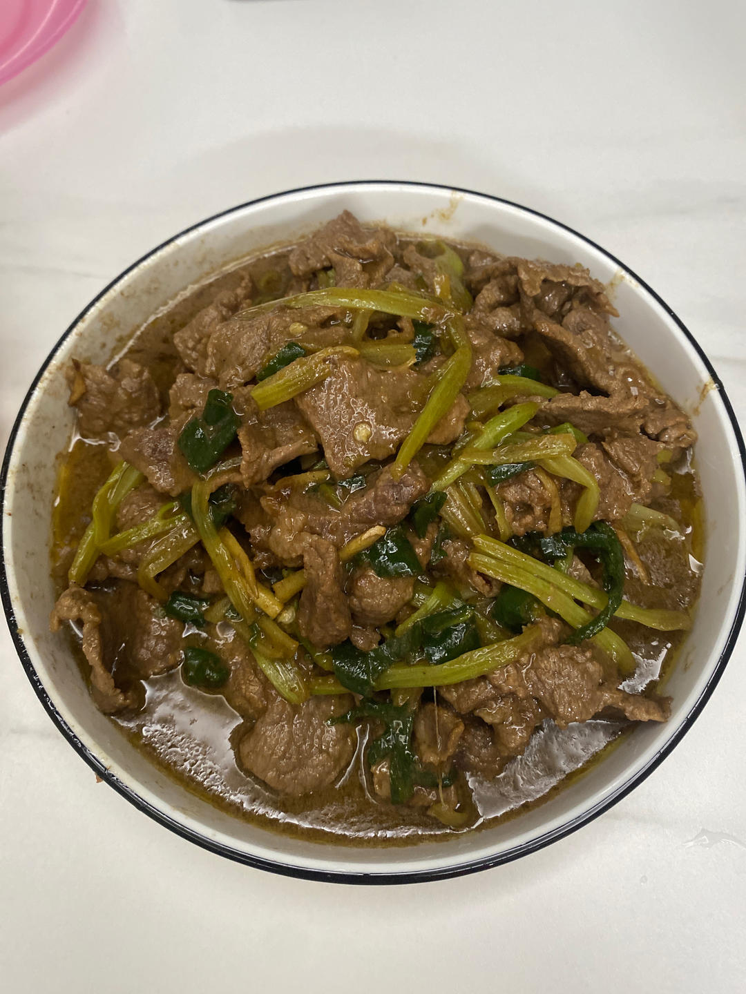 牛肉炒芹菜(不老不柴嫩滑多汁)