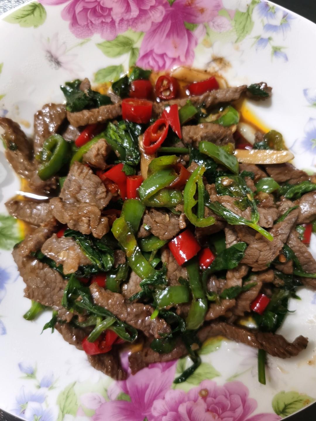 小炒牛肉（肉嫩味香）