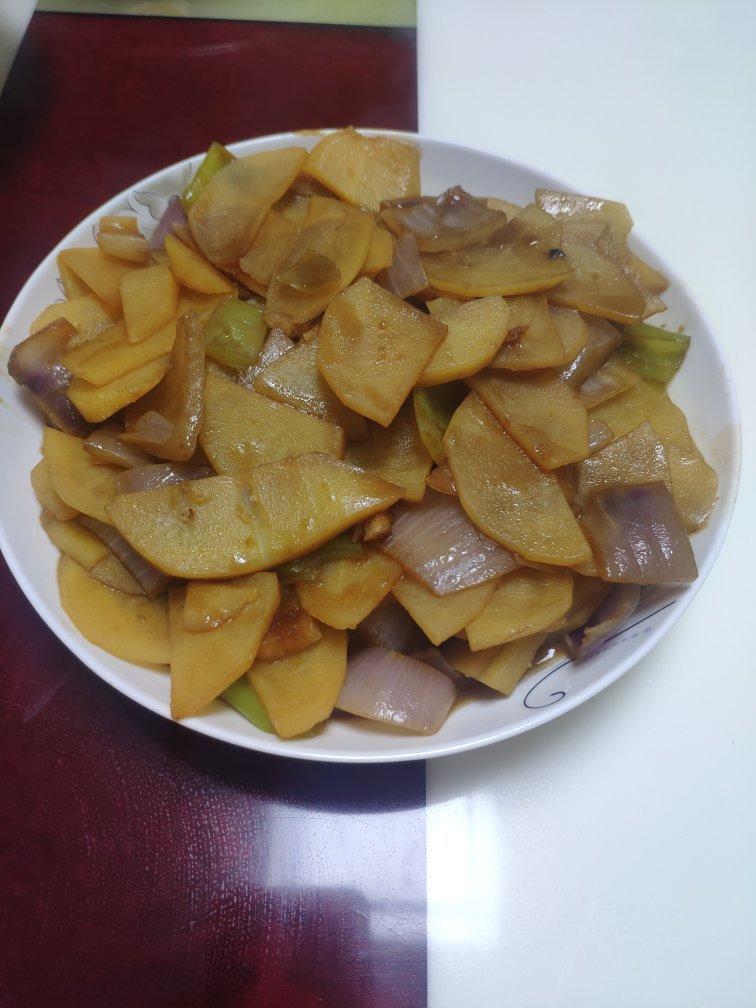 洋葱炒土豆