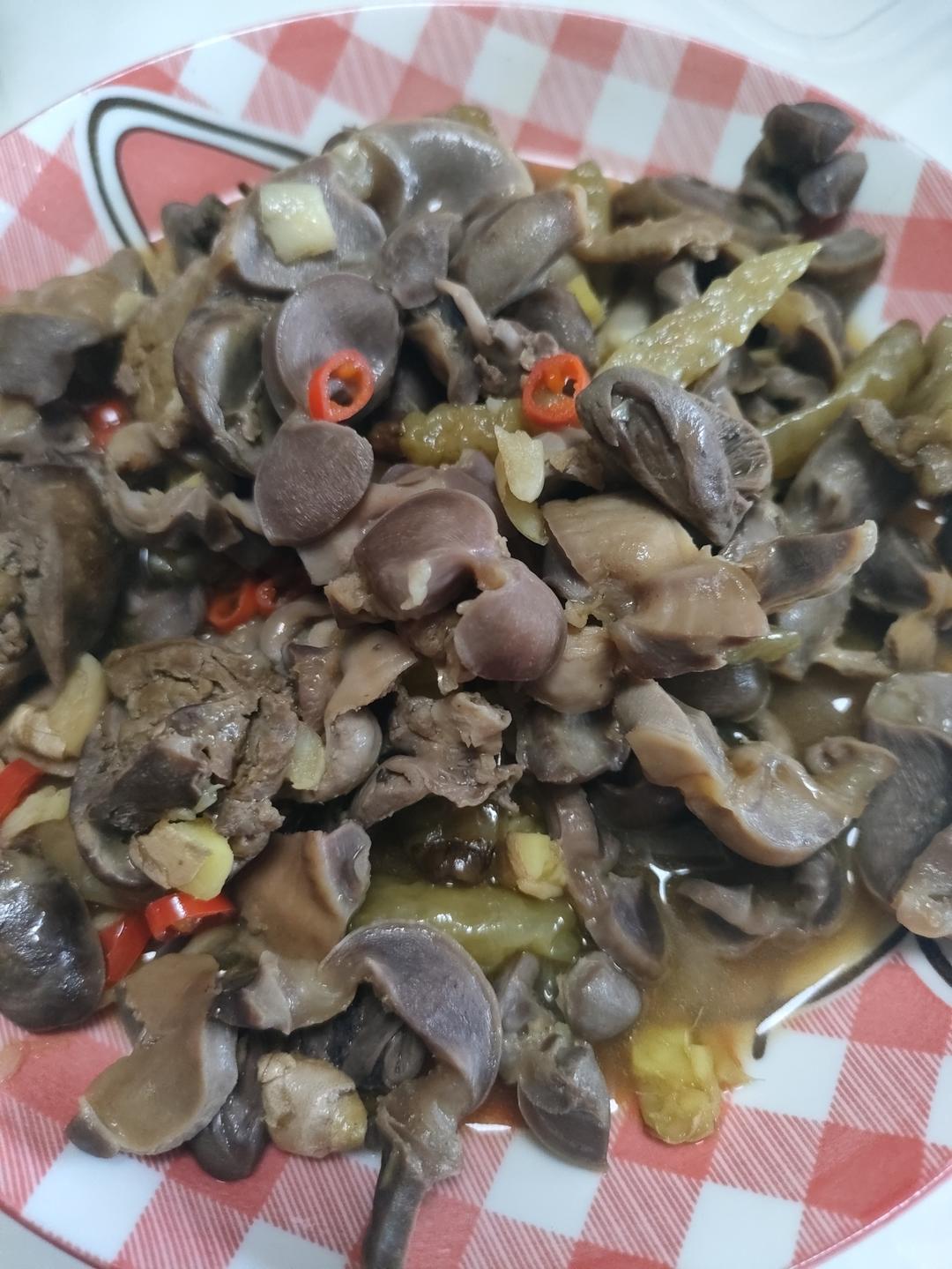 泡椒炒鸡杂