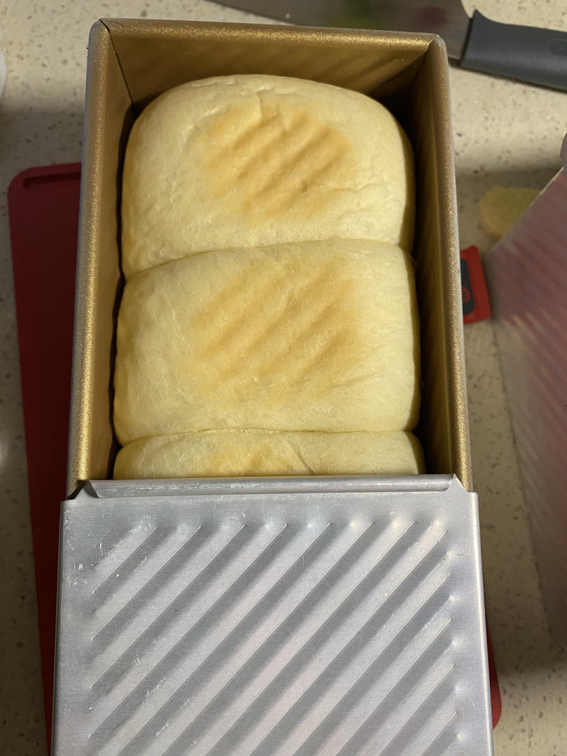 做一次就成功的牛奶吐司面包（手和面揉出手套膜）最后附全麦吐司