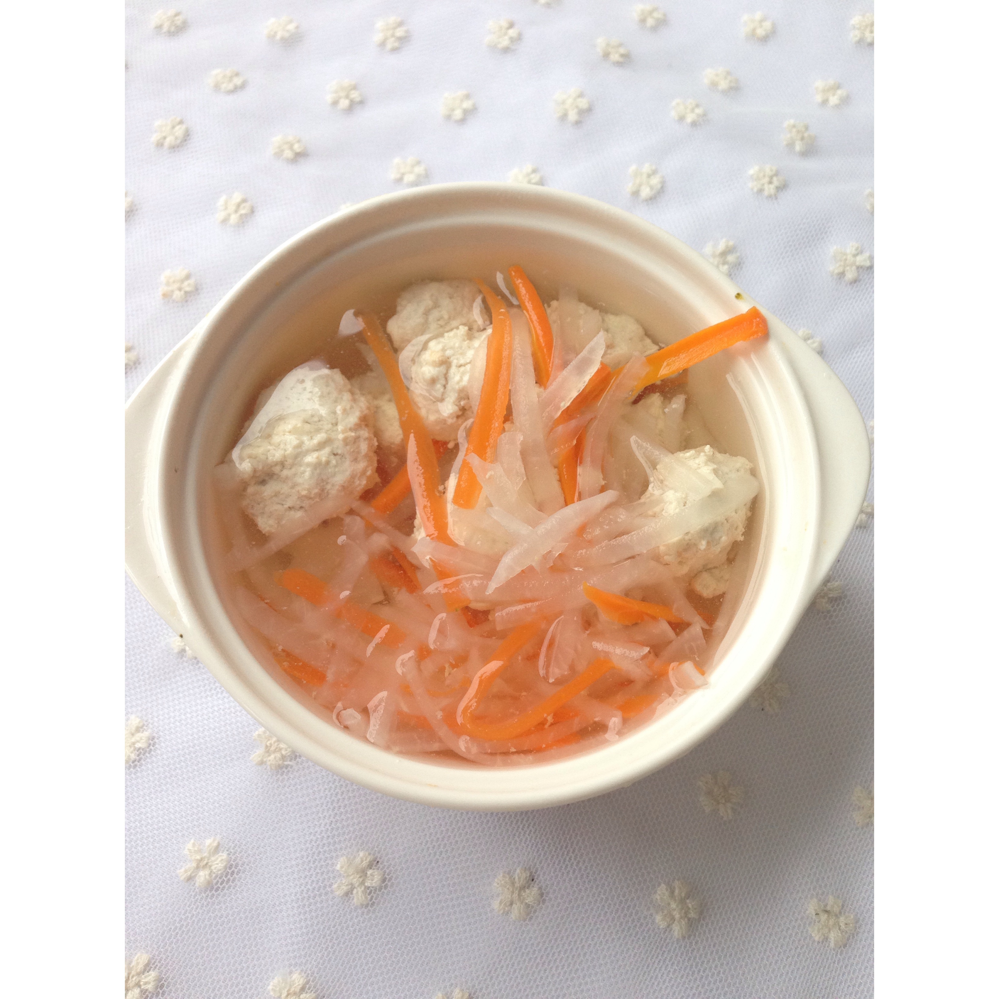【10分钟系列】白萝卜豆腐圆子汤