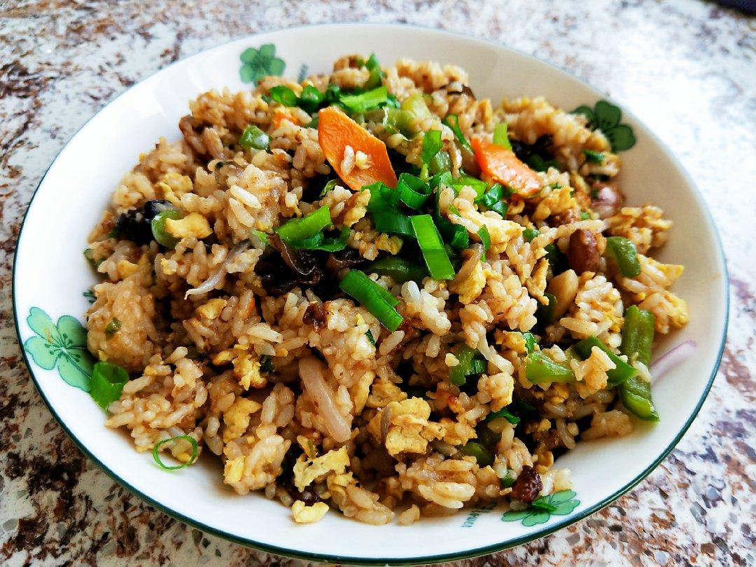 洋葱酱油蛋炒饭