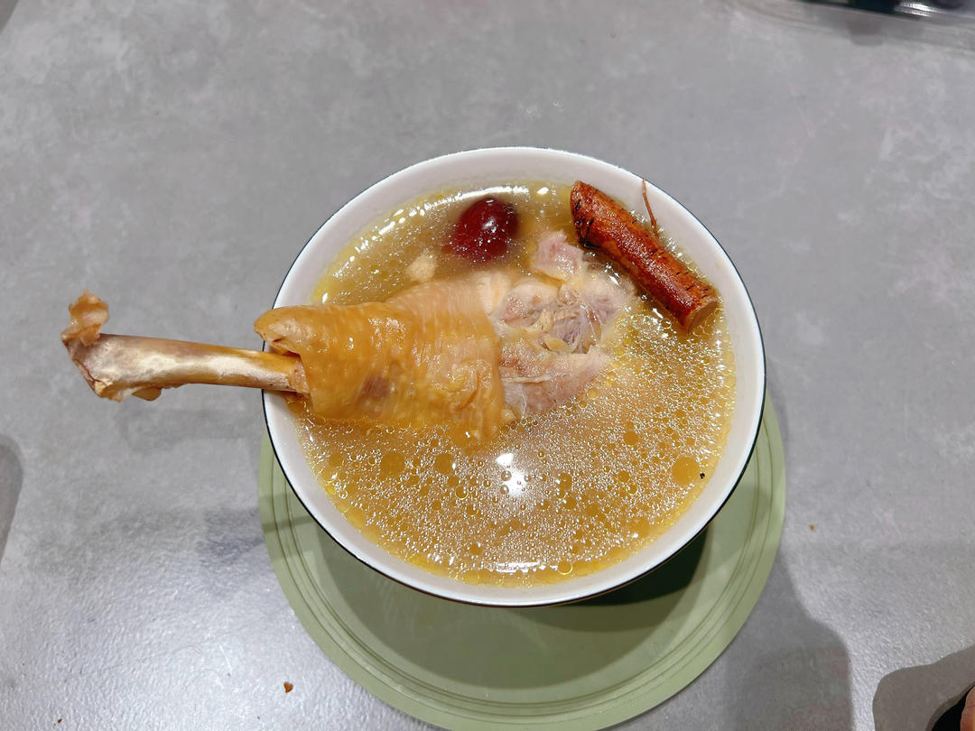 五指毛桃鸡汤