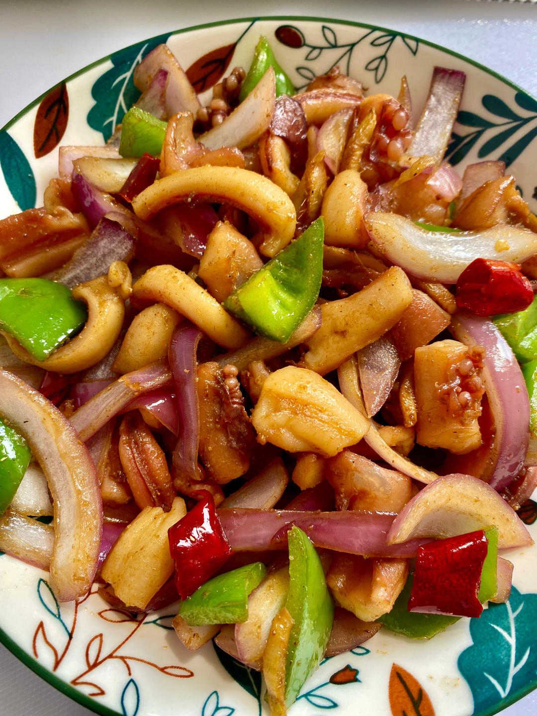 爆炒鱿鱼须，加上这一步，可以与铁板鱿鱼媲美