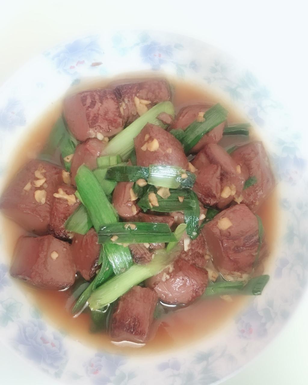 大蒜炒血豆腐