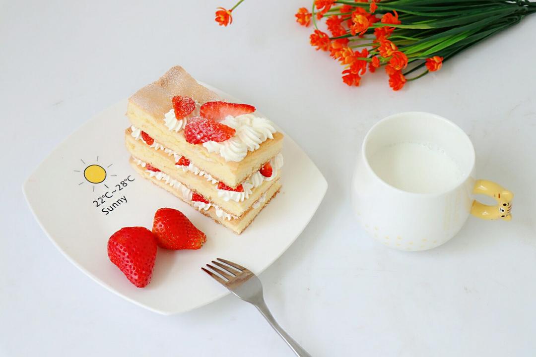 草莓城堡蛋糕