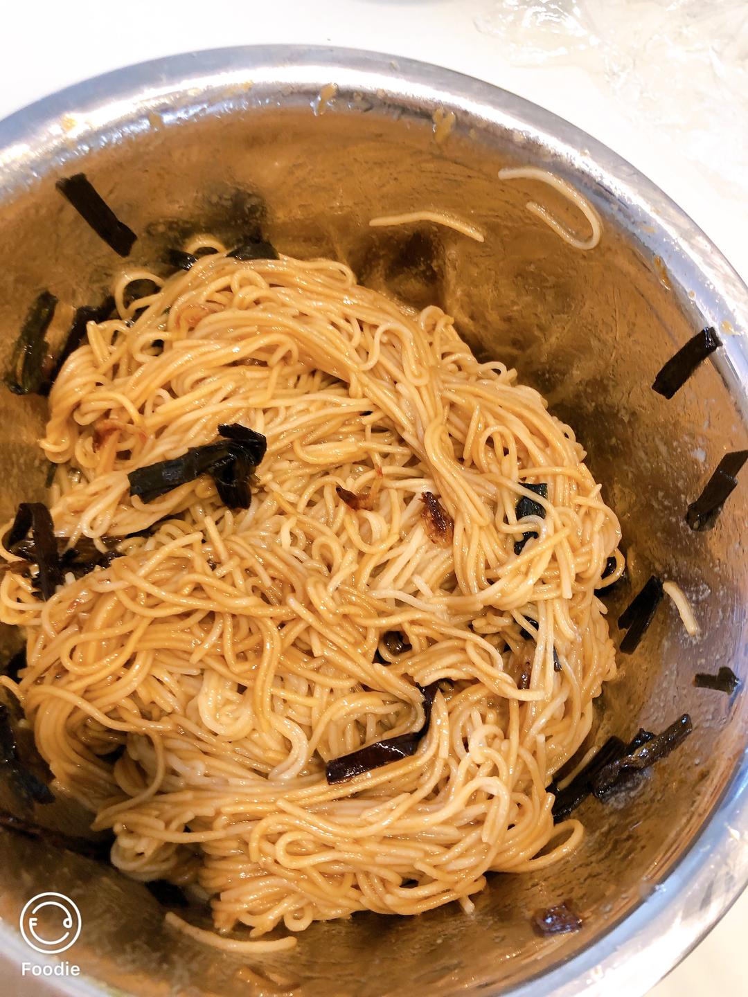 快手早餐超美味的葱油拌面