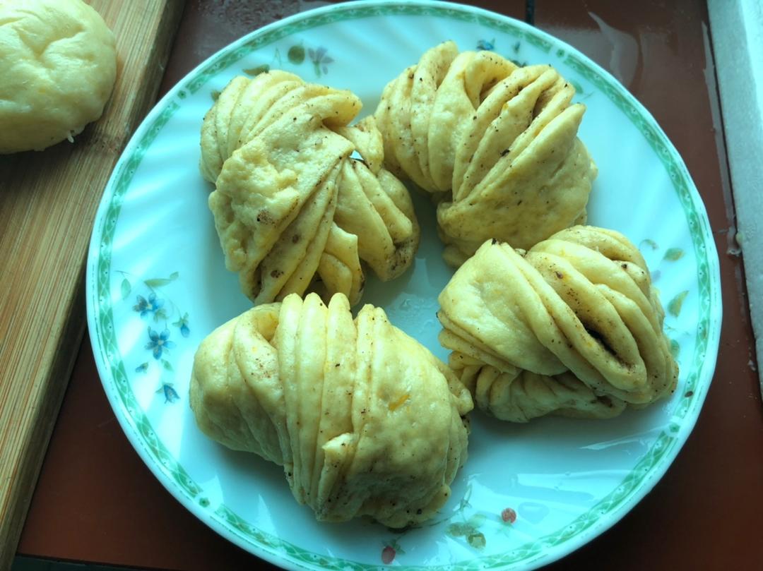 家常椒盐花卷(小视频)