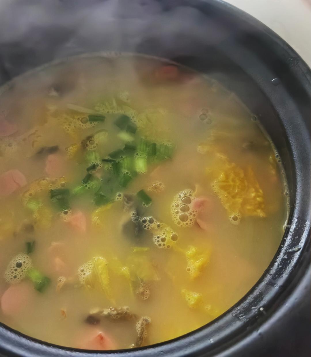 春日三鲜皮蛋汤
