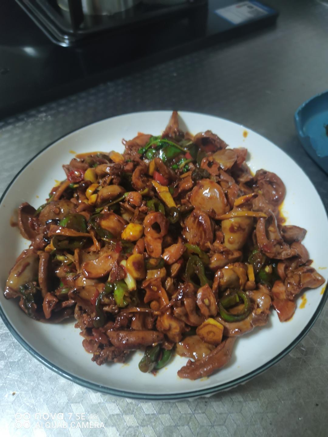 泡椒炒鸡杂