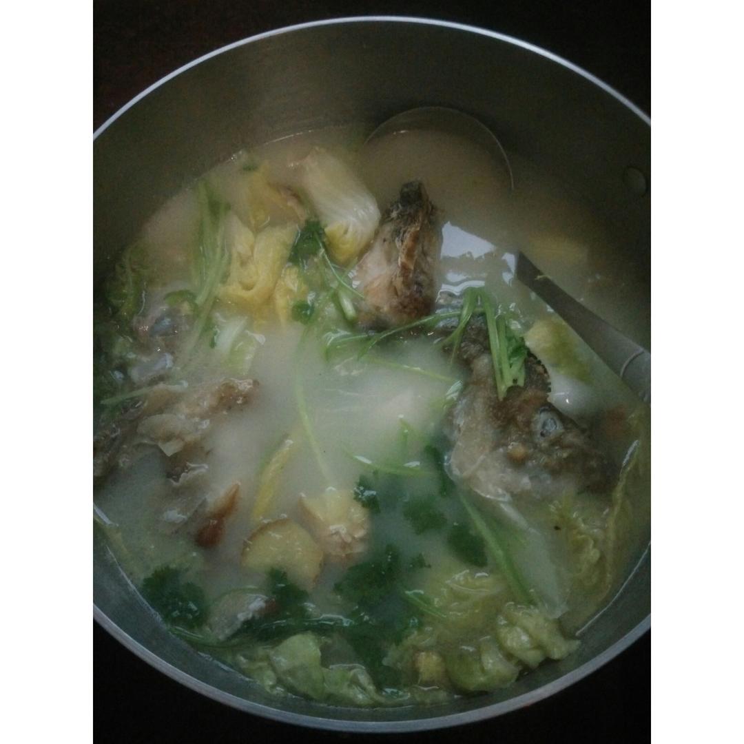 白菜鱼头汤