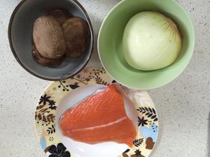 《昨日的美食》之铝箔烤鲑鱼的做法 步骤2