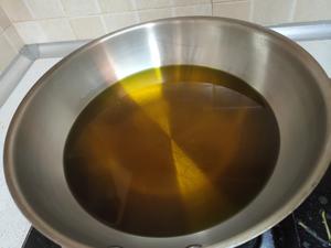 自制花椒油(鲜青花椒)的做法 步骤6