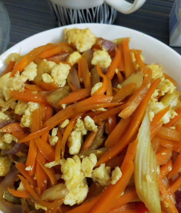 胡萝卜炒鸡蛋