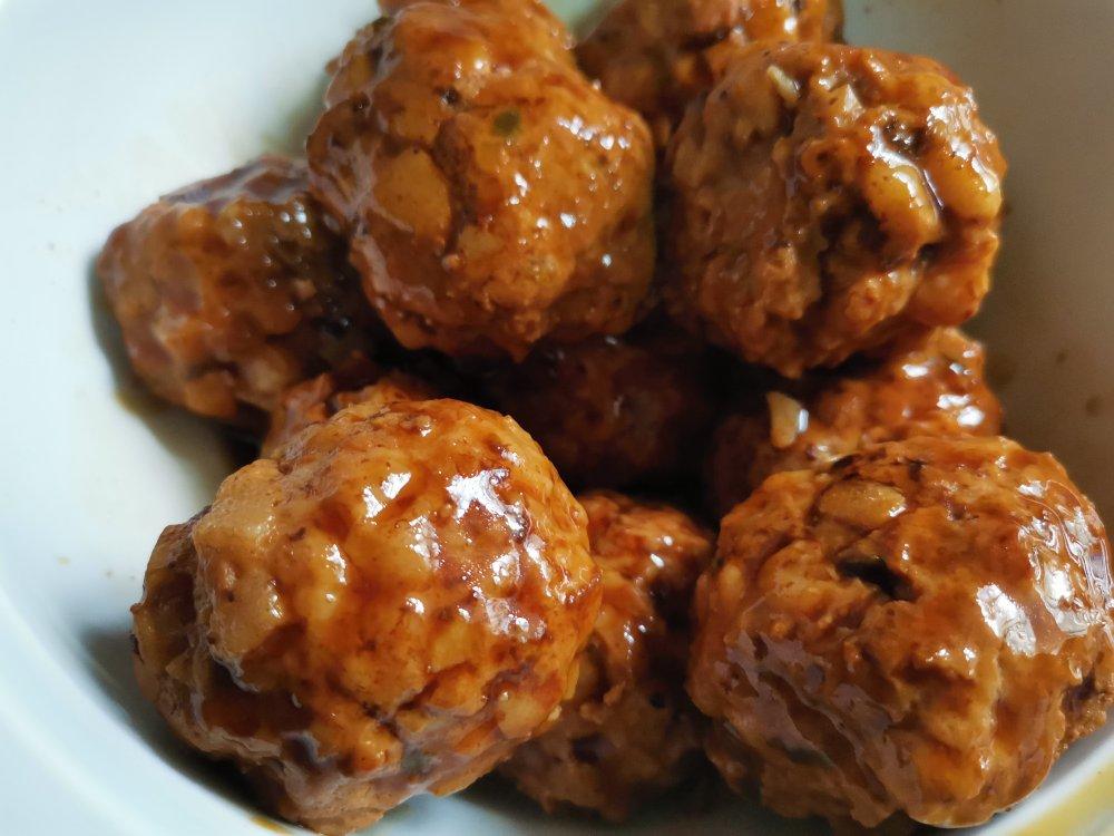 扬州狮子头                              不用油炸只需炖煮