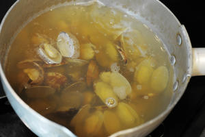 蛤蜊味噌汤的做法 步骤2
