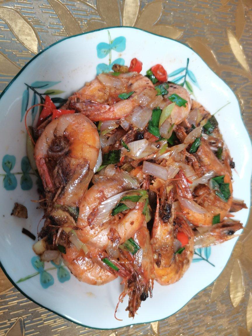 厨师长教你：“椒盐虾”的家常做法，口感酥脆味道很赞，先收藏了