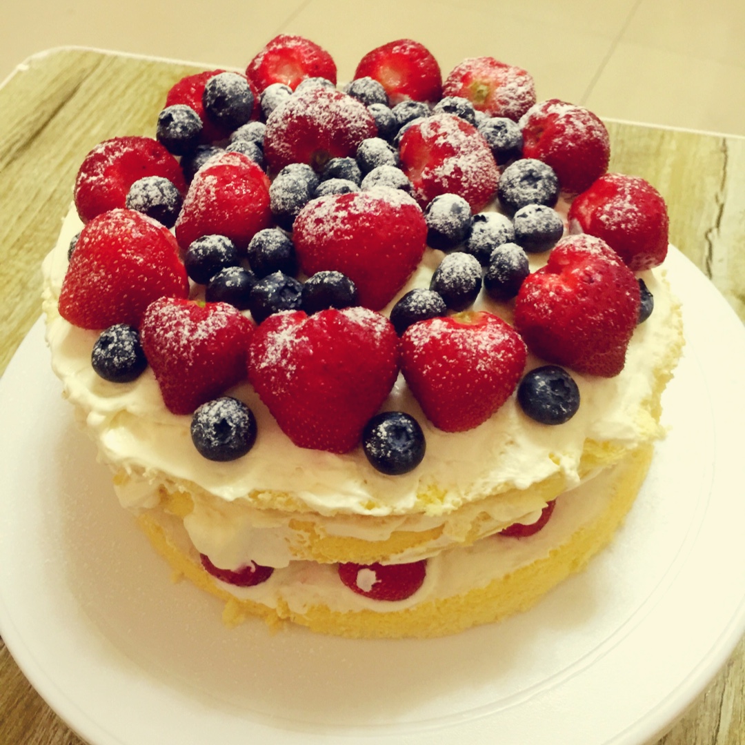 草莓裸蛋糕