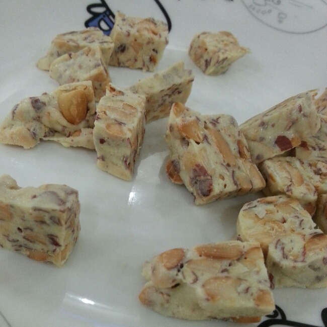 微波花生牛轧糖