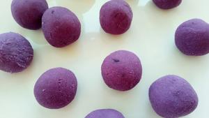 红薯/紫薯芝麻球的做法 步骤3