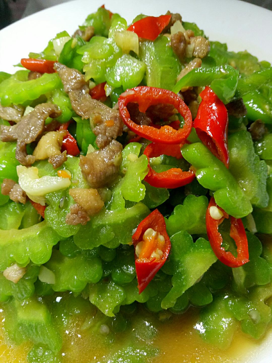嗨娟子做的苦瓜炒肉