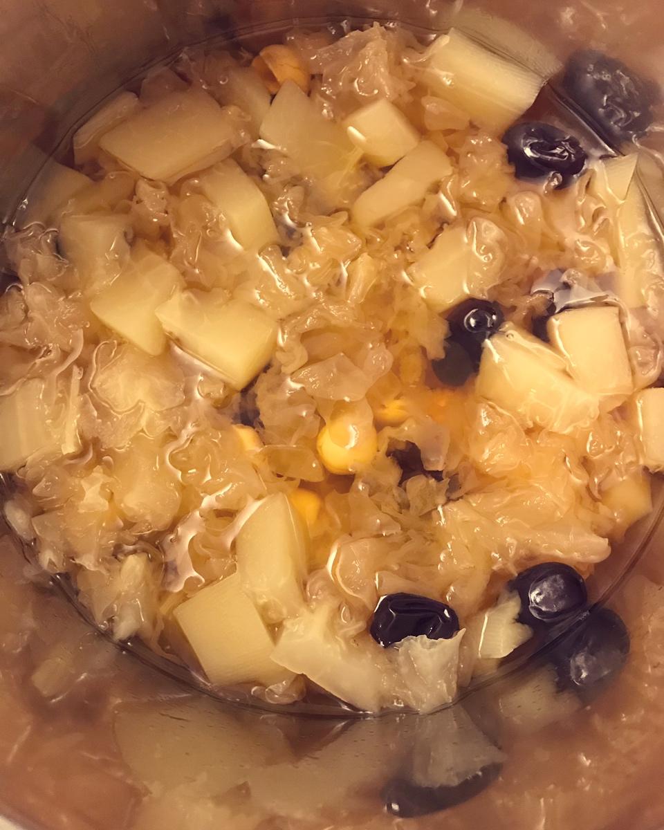 木瓜银耳莲子汤