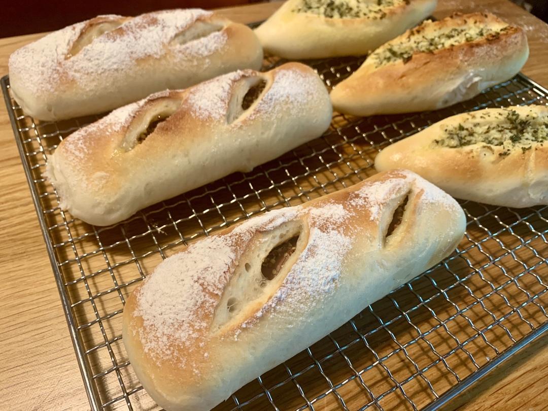 治愈甜腻的｜法式芥末籽香肠面包