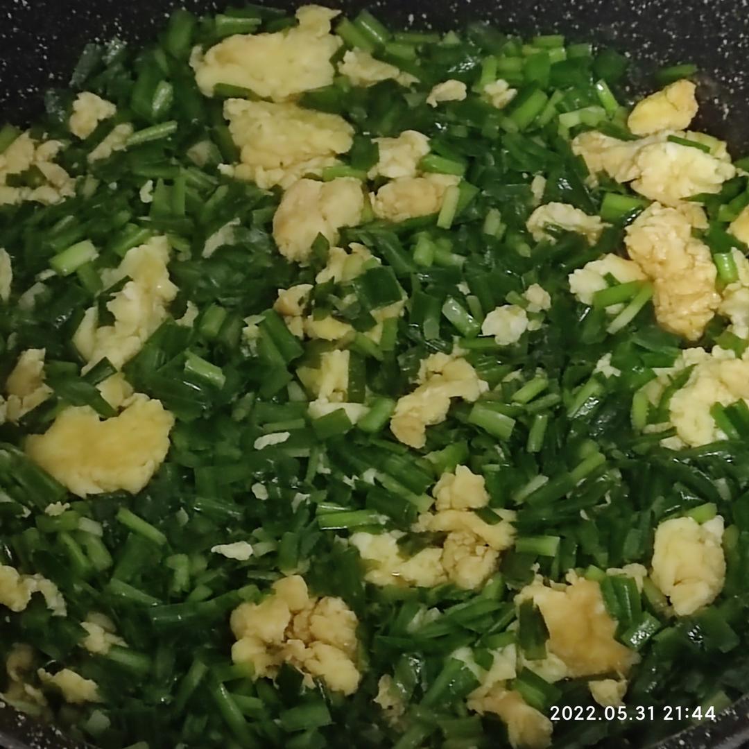 一畦春韭绿 —— 韭菜鸡蛋打卤面