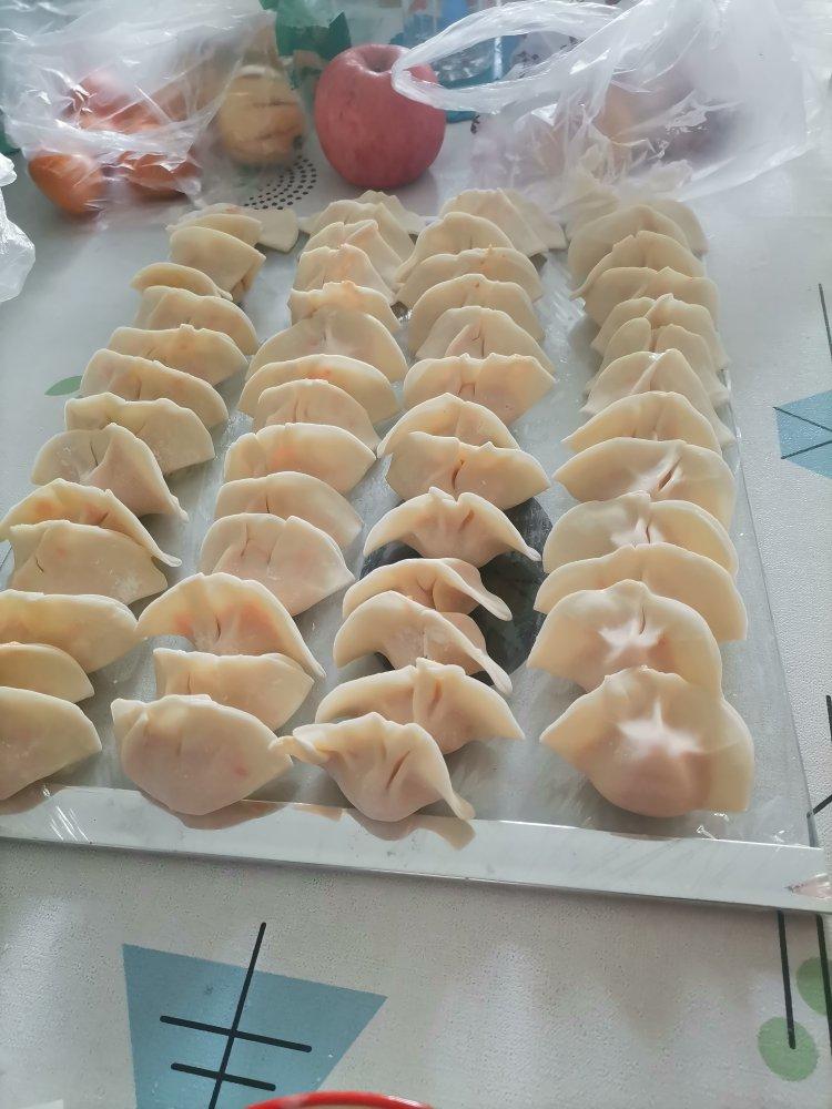 大肚饺子包法——后附视频  (胡萝卜牛肉馅儿)