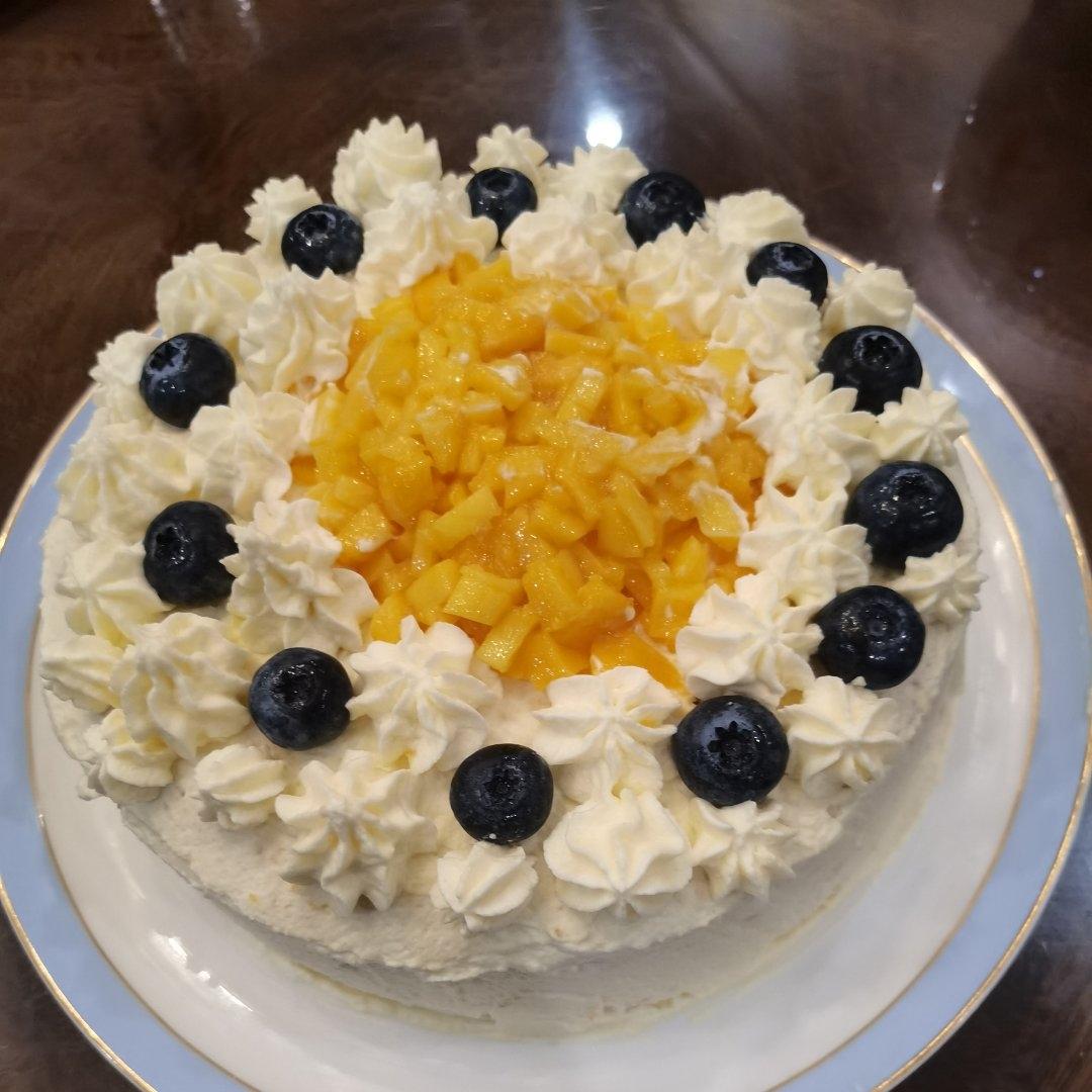 新手必成8寸生日蛋糕（详细多图干货经验分享，解决戚风蛋糕塌陷，奶油饰面涂不好，烤箱温度不好掌握等各种问题）