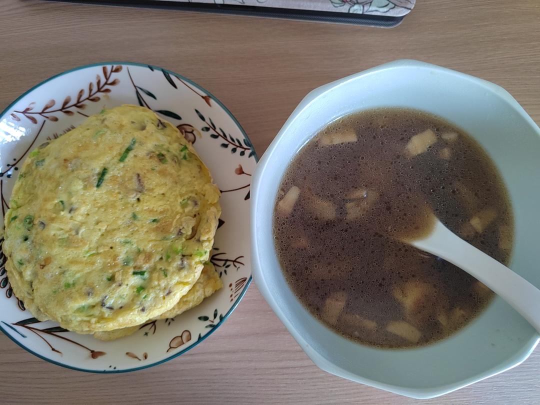 明明是素汤 却鲜得像鸡汤一样的「口蘑汤」