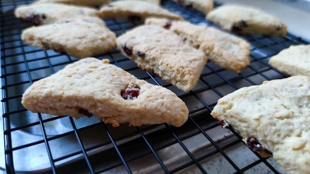 完美裂纹～百分百成功的超好吃奶香司康（禁止搬运）