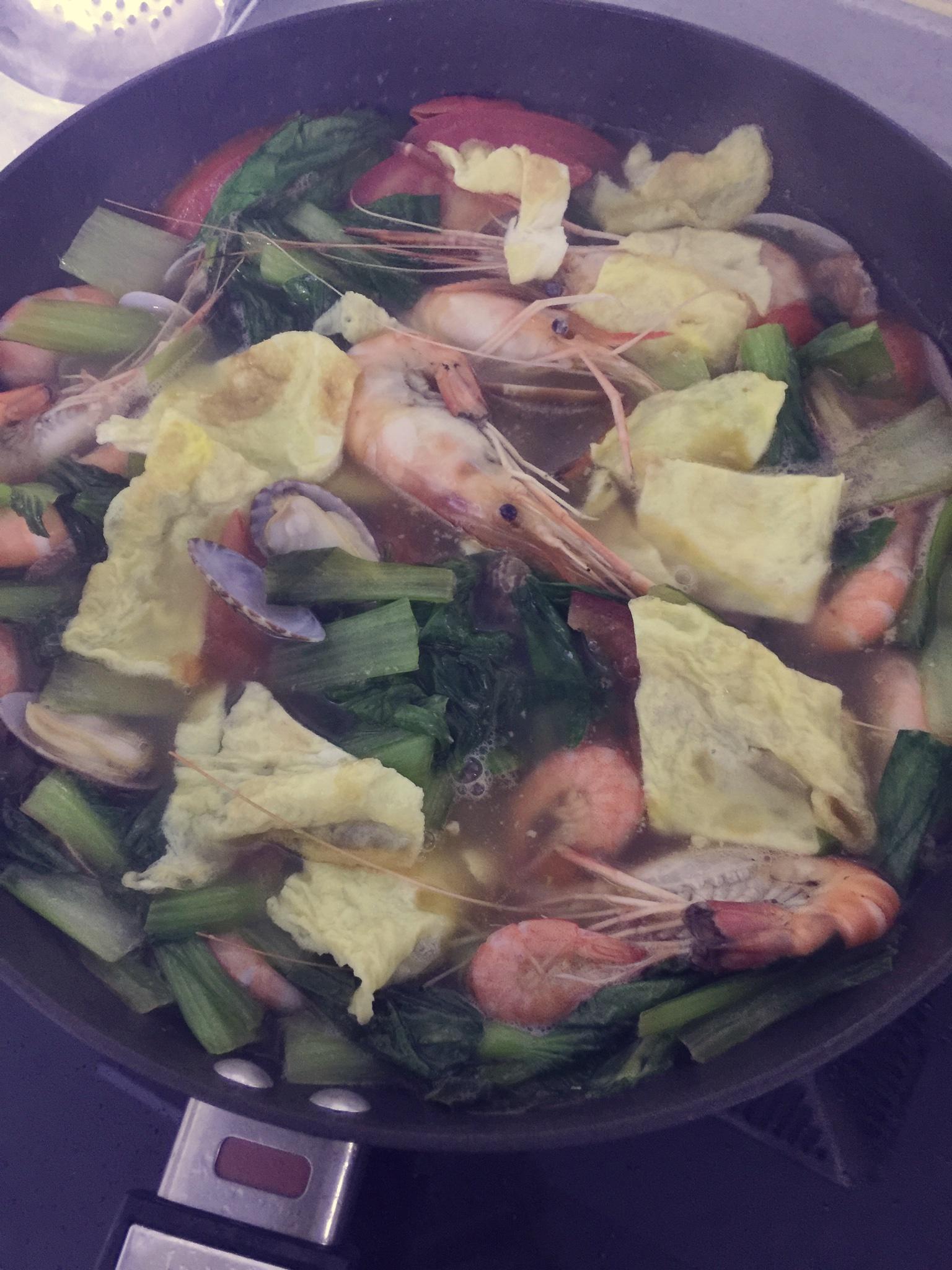 青菜蛤蜊鲜虾面的做法 步骤7