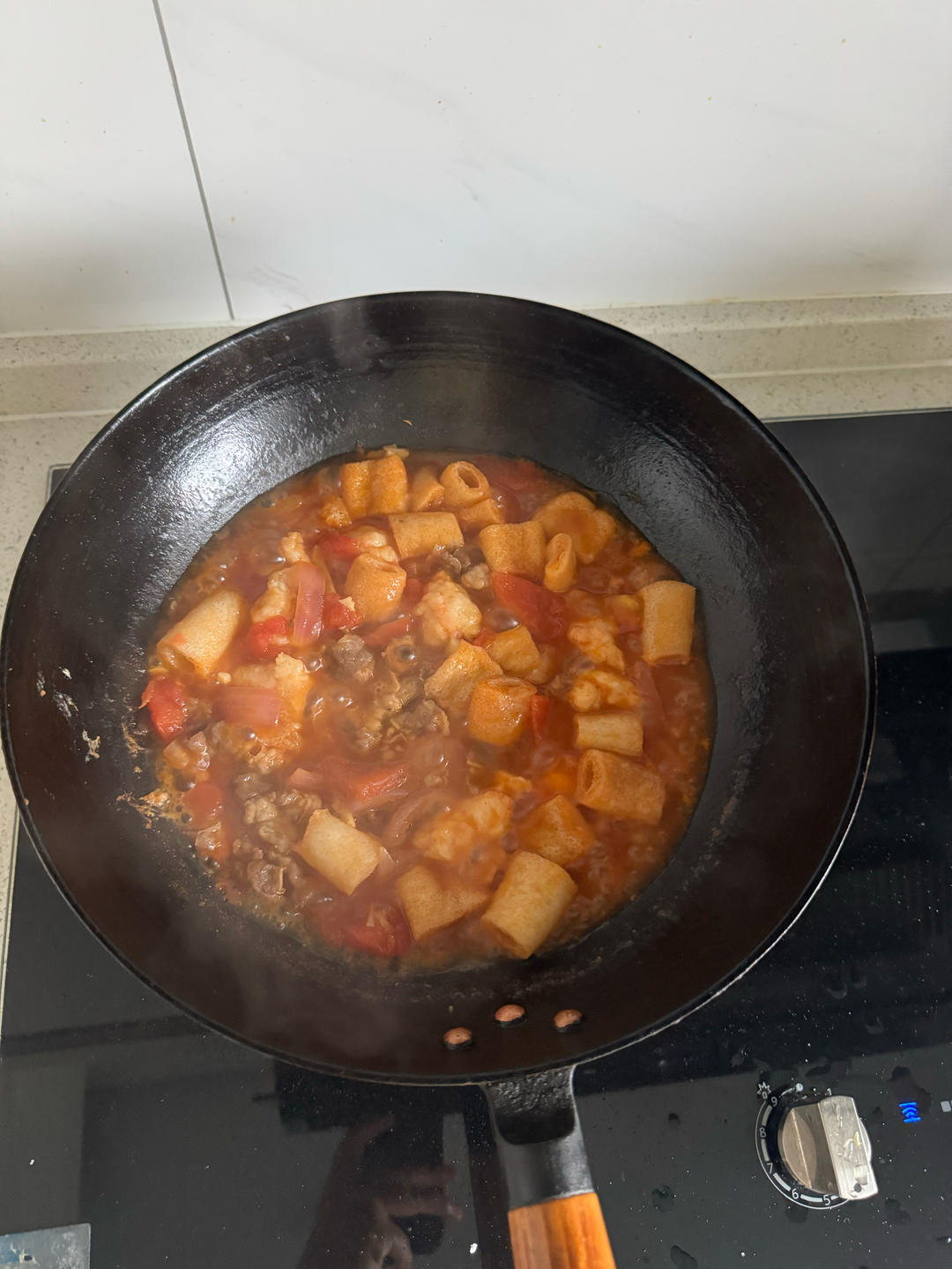 番茄金针菇肥牛(汤浓入味、酸甜适宜)