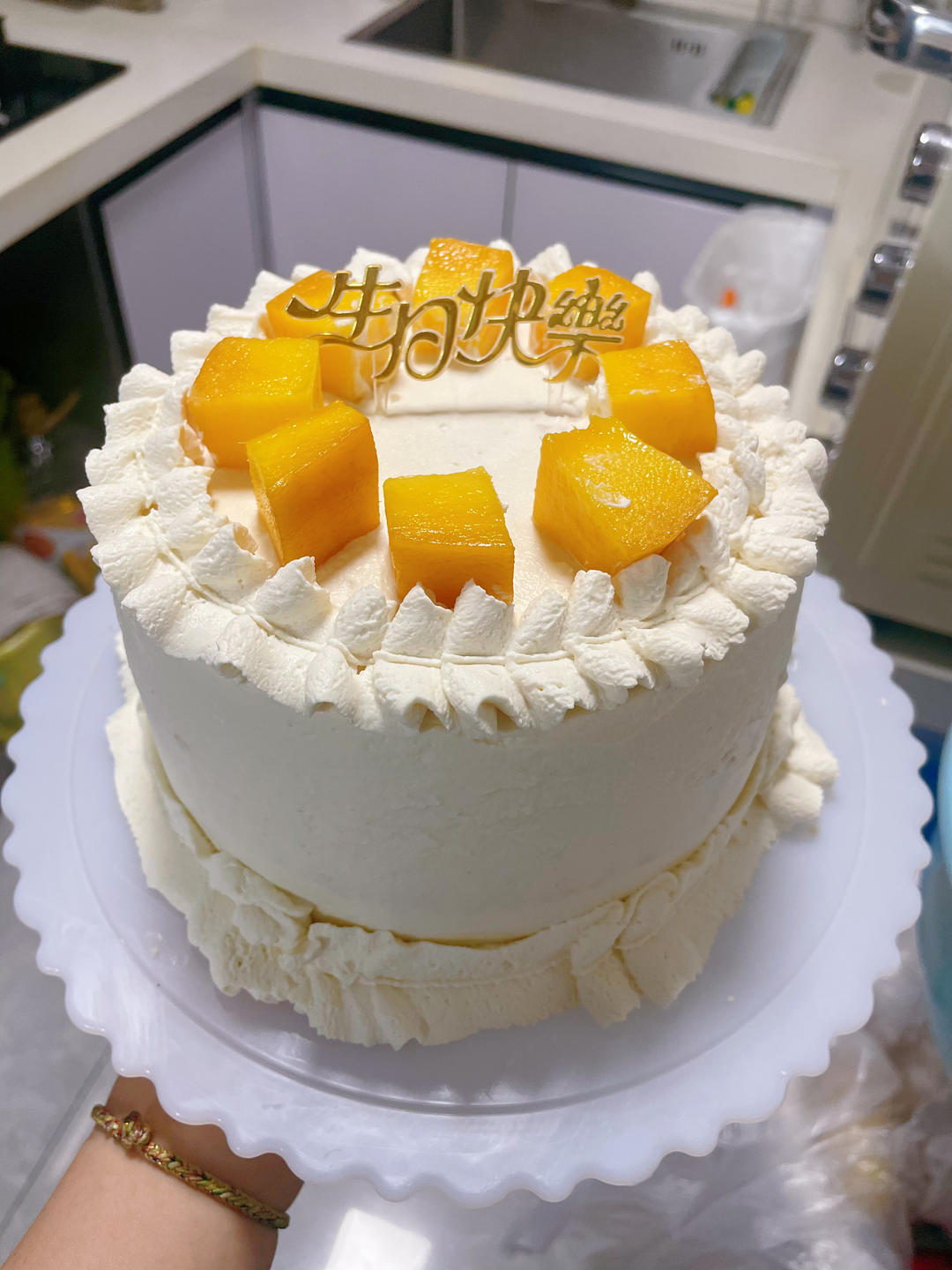 奶油草莓水果生日蛋糕（附戚风蛋糕 奶油打发教程）