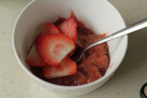 姜味草莓大黄Trifle的做法 步骤1