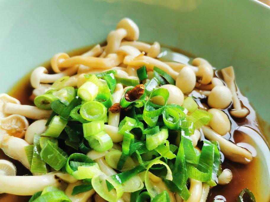 葱油白玉菇（海鲜菇）（微波炉快手版）