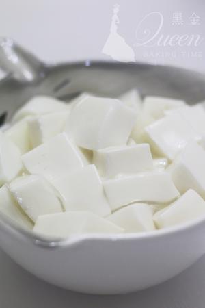 香甜滑嫩‼️椰浆白凉粉的做法 步骤3