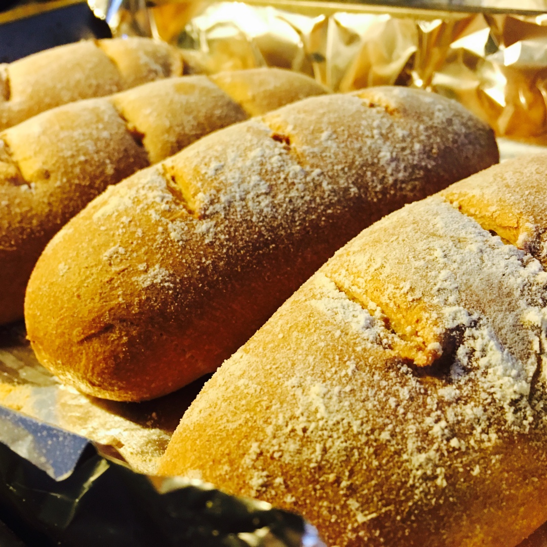 全麦葡萄干面包