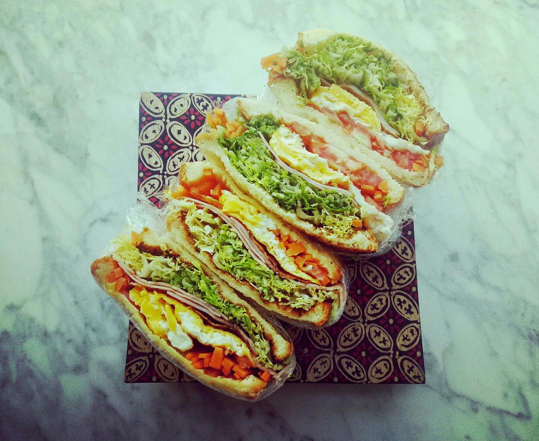 如何做超厚的沼三明治~详细tip！牛油果鸡蛋午餐肉三明治~