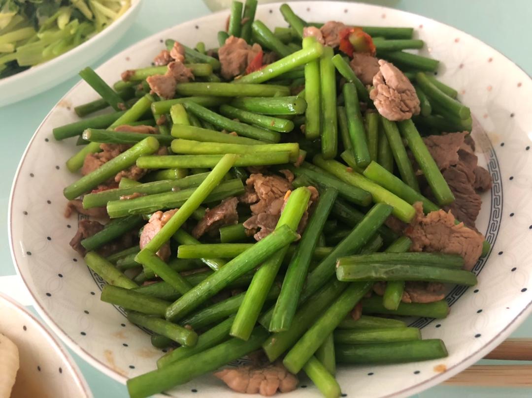 妈妈牌蒜薹炒肉