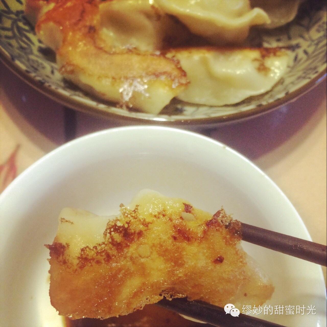 高逼格的蕾丝煎饺—其实真的很简单。的做法 步骤4