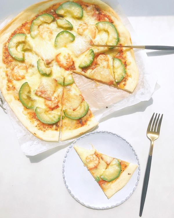 【牛油果🥑鲜虾薄底披萨🍕】