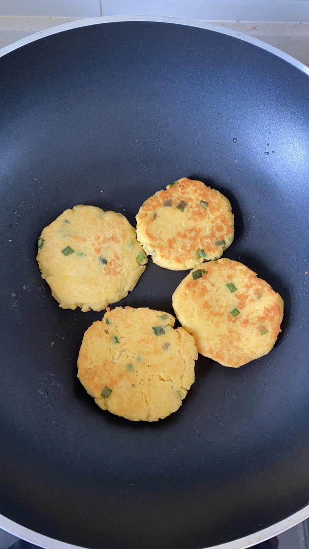 这么做【豆渣饼】也太好吃了吧，一次就成功～爱了