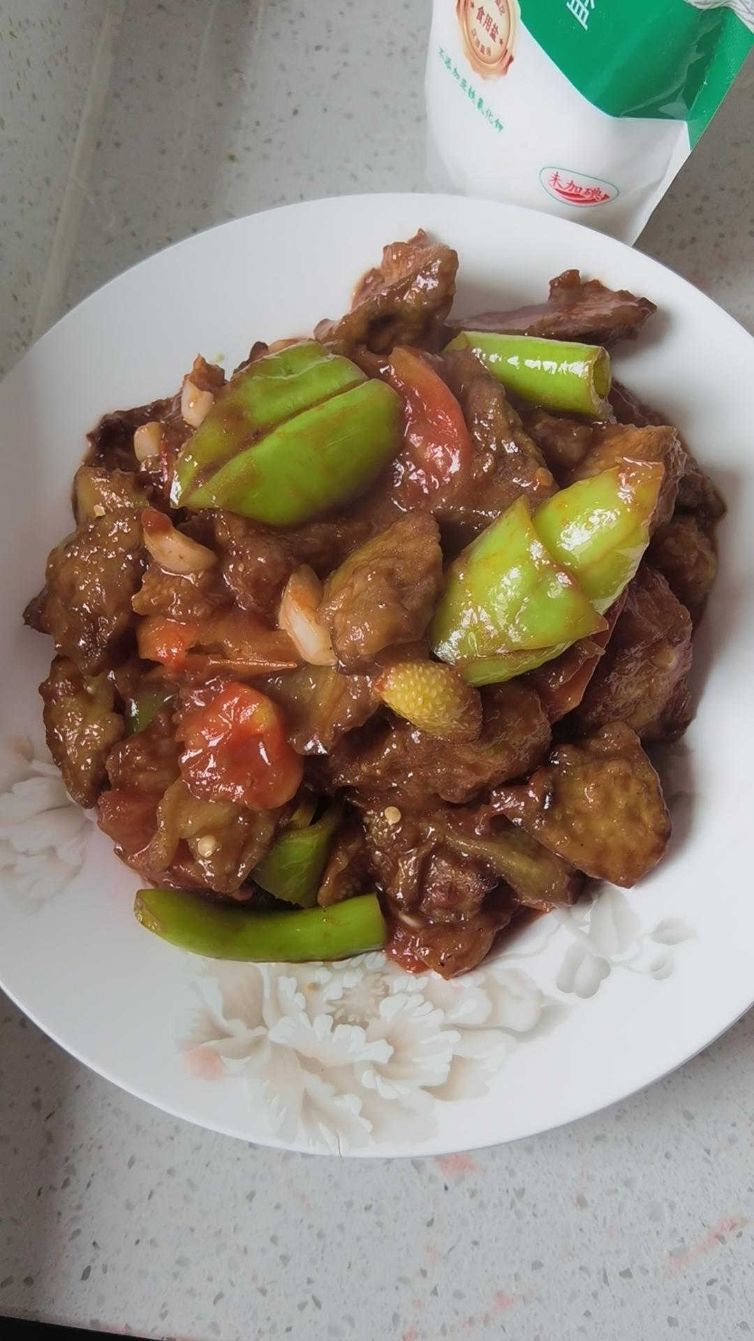 红烧茄子 最受欢迎的家常菜让大人小孩都停不下筷子 上桌就吃光