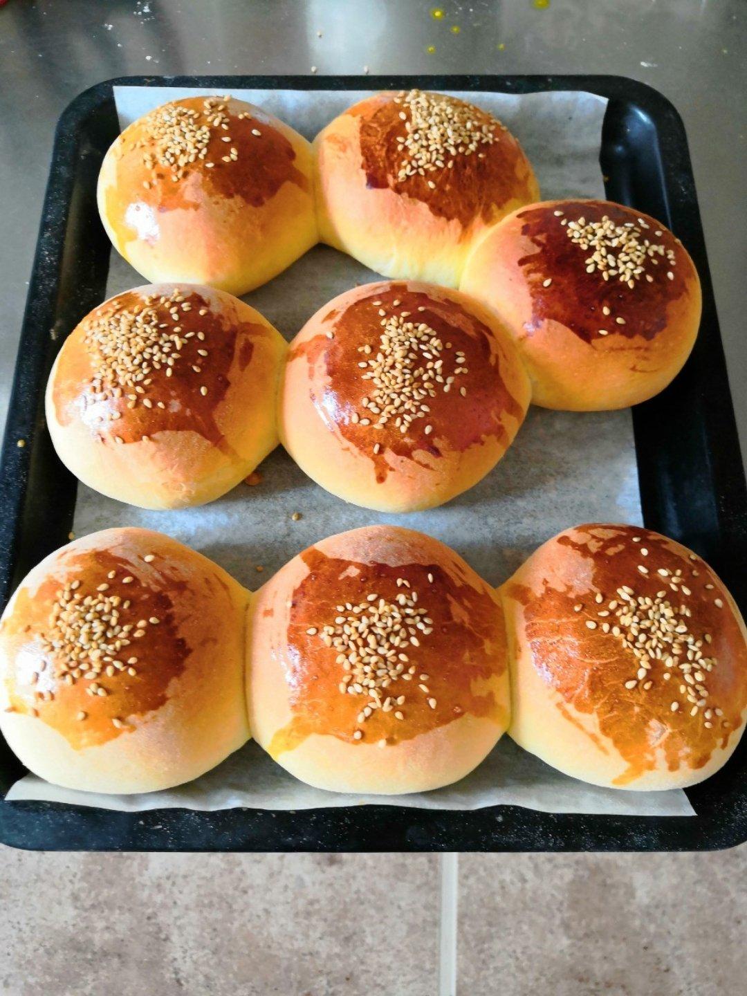 淡奶油面包   （口感超柔软，不会揉面发酵的进，小白食谱）