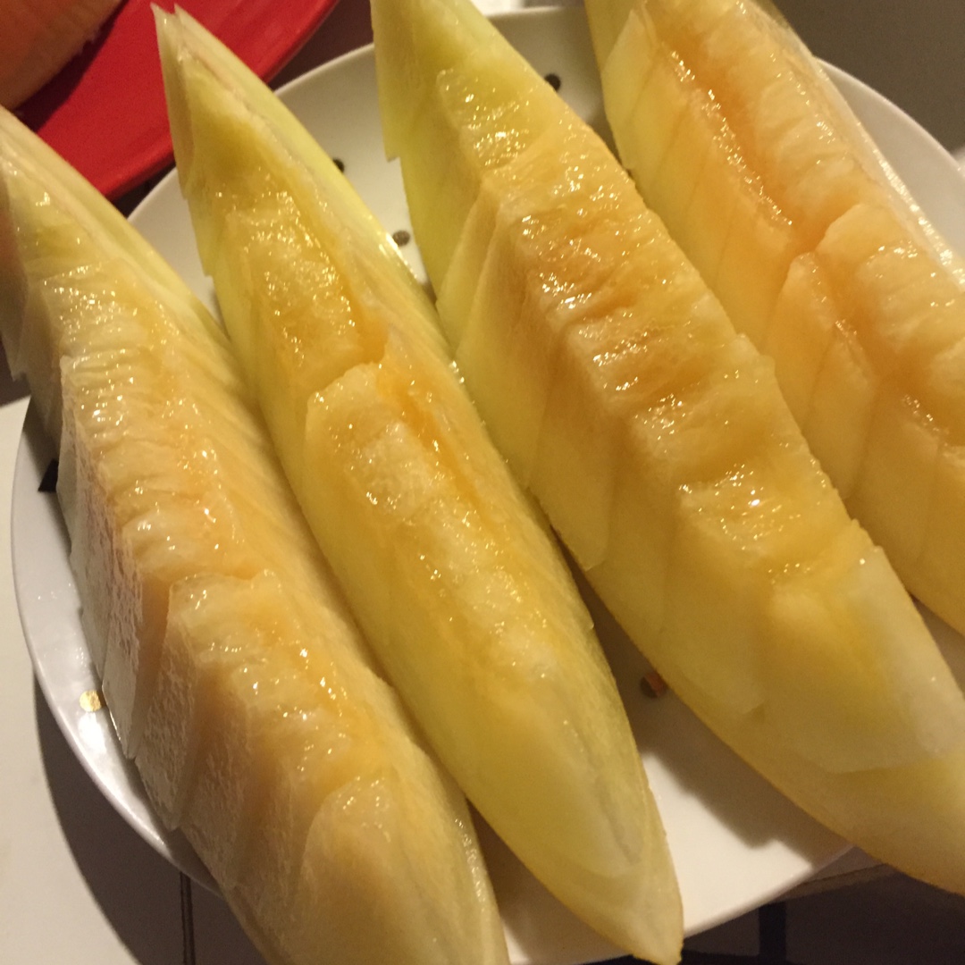 90后董小姐来做菜做的拍拍拍水果